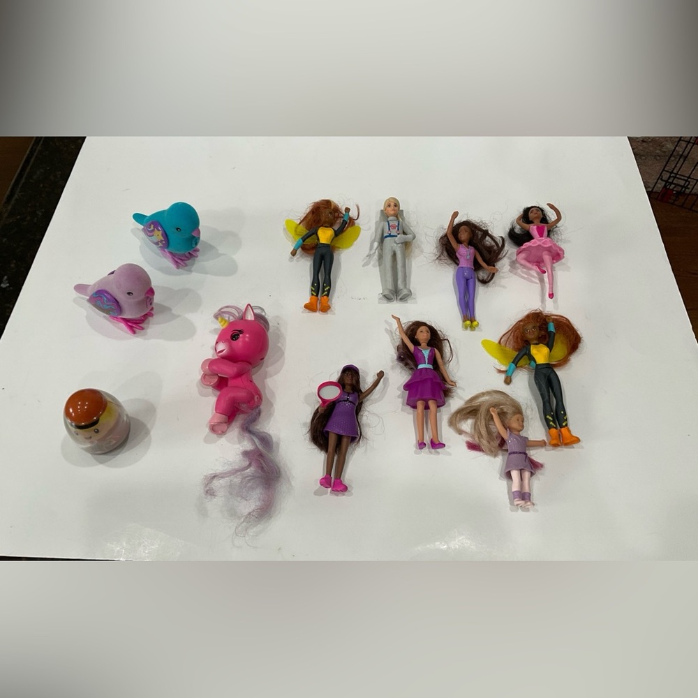 LOT OF MCDONALDS BARBIES, 2 CLEVERKEETS and 1 WEEBLE